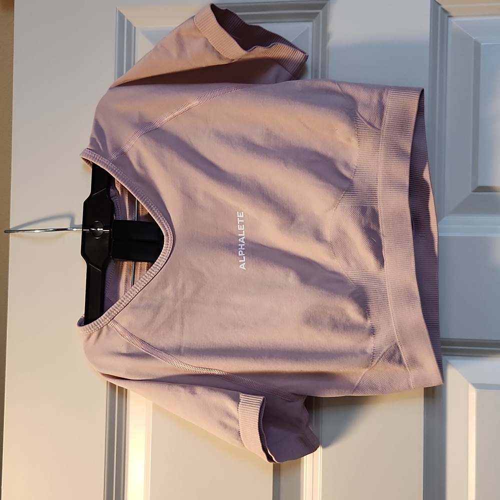 Alphalete brand athletic crop top
